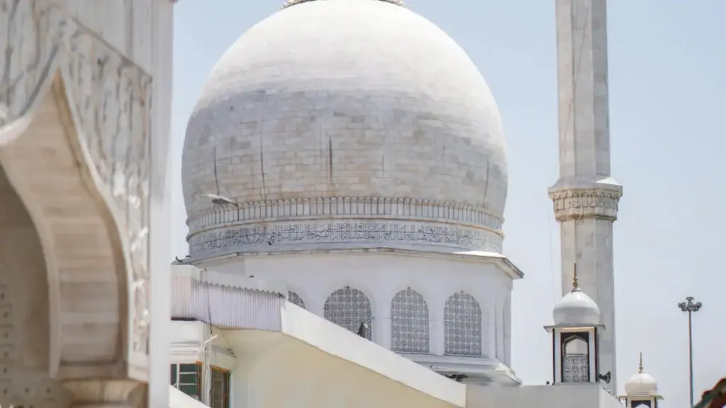 Urugezunguruko rw'imigambi n'amayeri yo kubona abarema b'ama-Clubhouse muri Russia kugira mukorane ku vlogs z'ibiganiro vy'ubuzima — inama z'umutekano, aho kubashikira, n'ukuntu bikorwa neza muri 2025.