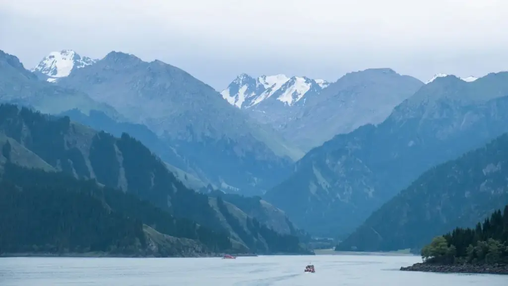 Inama zihuza abamamaza bo muri Burundi: uko wabona creators bo muri Korea y’Epfo kuri WhatsApp kugira ngo ugurishe ibikoresho bya skincare, hamwe n’uburyo bwo gukorana neza.