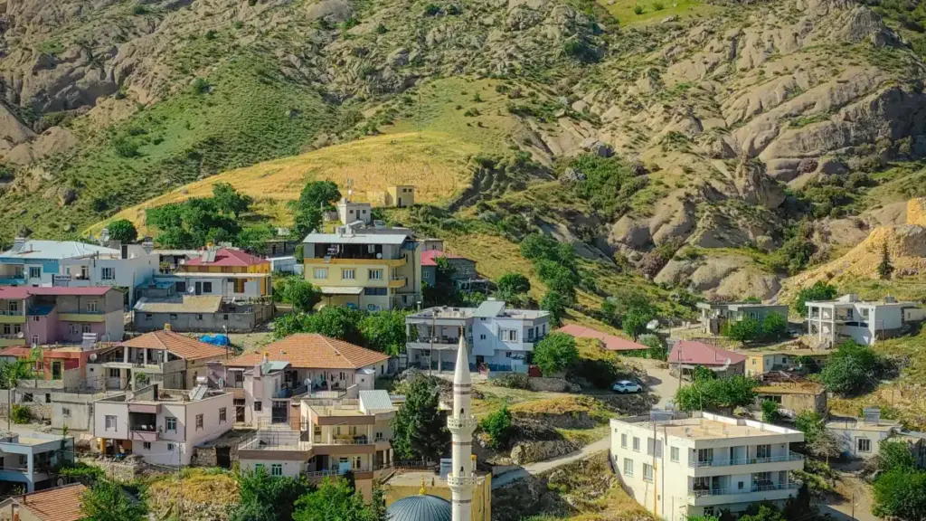 Inyigisho yoroheje ku basomyi bo mu Burundi: uko wabona, gukorana, no gutangura creator-led fitness challenges hamwe n’abaremesha bavuye muri Japani kuri LinkedIn mu 2025.