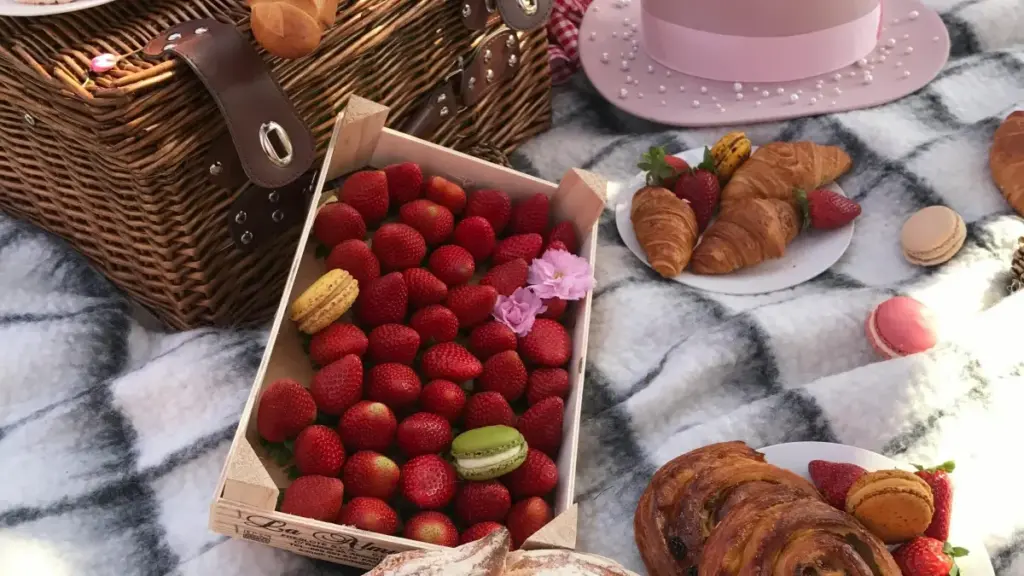 Uburyo bworoshe bwo kugera ku makampanyi ya Ukraine kuri Douyin, gutegura follow-up content izakundwa n’abafana, n’ingero z’iyo stratégie zakoze neza muri 2025.