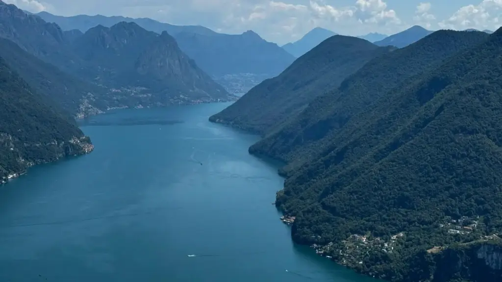 Inama z'umwuga ku kuntu abacreator bo muri Burundi bashobora kuronka ugushikirana n'amasosiyete yo muri Mexico kuri Line, ibikorwa vyo kumenyekanisha indirimbo mu challenges, hamwe n'inyigisho zivuye mu casu za Netflix na Mega.