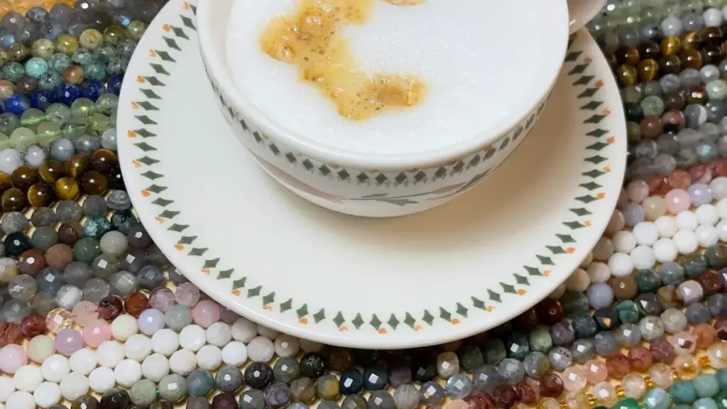 Inyigisho yoroheje ku buryo abacuruzi bo mu Burundi bashobora kuronka no gukorana n'abaremesha ba Zalo muri Estonia, uko baryoha amasoko y'udushasha hamwe n'ibyago byo guhitamwo micro-influencers.